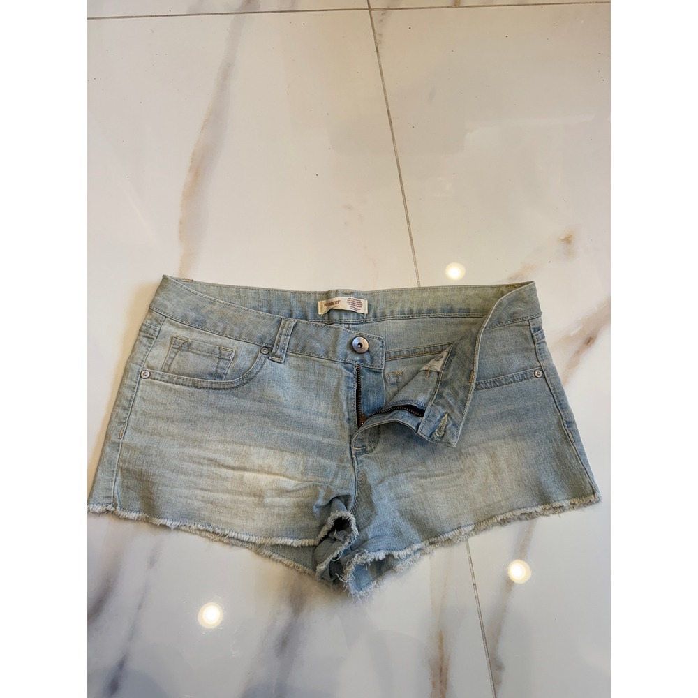 No Boundaries Womens Light Wash Denim Jean Shorts Raw Hem Size 7/9 30 Waist